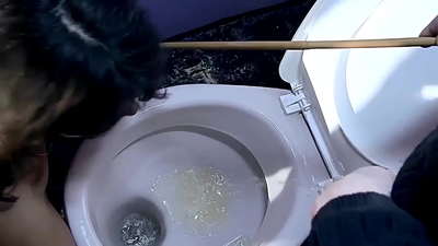 שפחת המין הפרטית המדהימה שלי מלאני ממפיס. היא השפחה האהובה עליי, היא נראית תמימה, צעירה, עושה מין אנאלי, משחקי תפקידים, ואני יכול להשתמש בה מתי שאני רוצה. חלק 1.